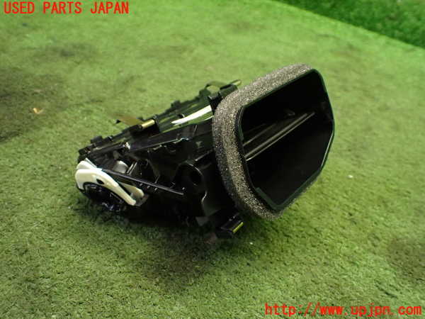 1UPJ-9239507526]BMW M4 クーペ F82(3C30)エアコン吹き出し口1(右) 中古_3