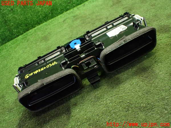 1UPJ-9239507528]BMW M4 クーペ F82(3C30)エアコン吹き出し口3(真中) 中古_4