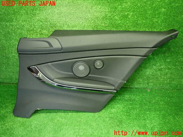 1UPJ-9239507675]BMW M4 クーペ F82(3C30)右リアピラートリム 中古_4