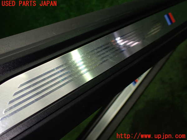 1UPJ-9239507740]BMW M4 クーペ F82(3C30)スカッフプレート 中古_4