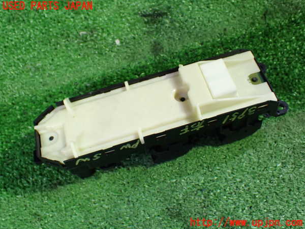 1UPJ-9239516240]エスティマハイブリッド(AHR20W)右前パワーウィンドウスイッチ 中古_2