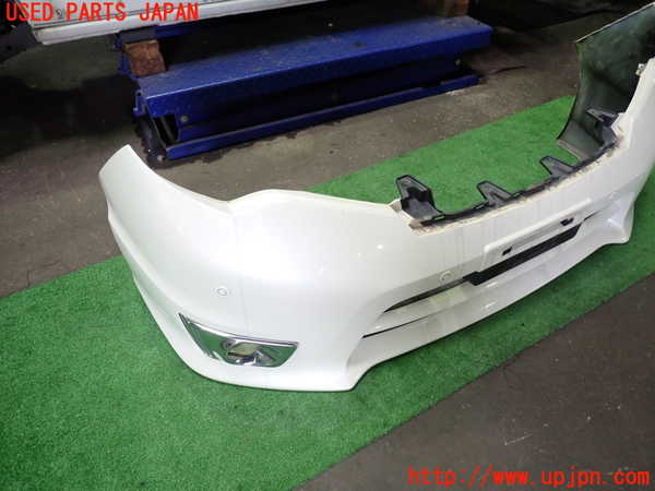 1UPJ-9239521010]セレナ Sハイブリッド(HFC26)フロントバンパー 中古_3