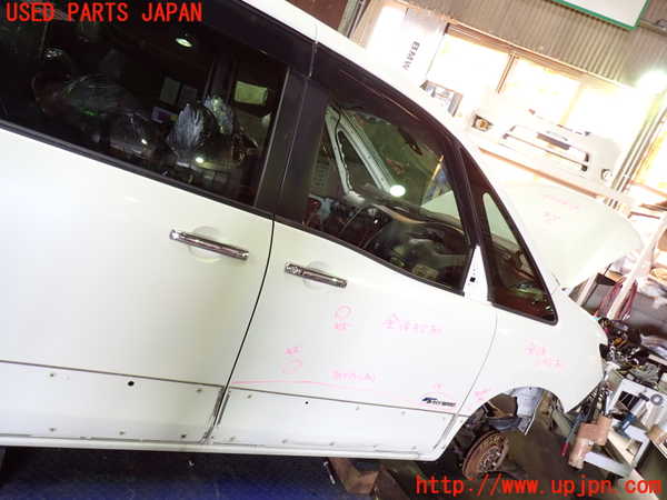 1UPJ-9239521230]セレナ Sハイブリッド(HFC26)右前ドア AGC M2H3U 中古_3