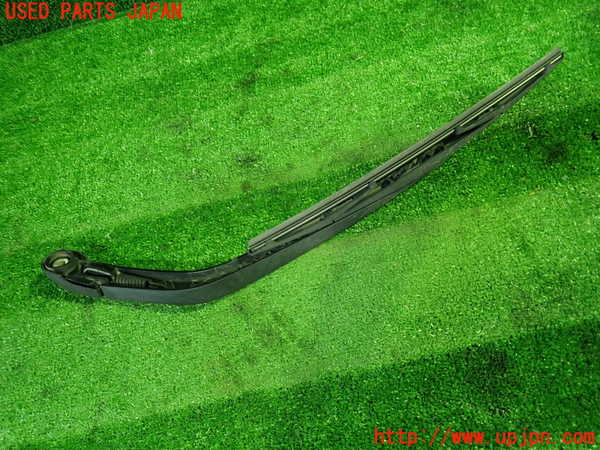1UPJ-9239521661]セレナ Sハイブリッド(HFC26)リアワイパーアーム1 中古_2
