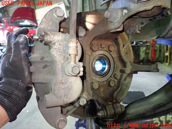 1UPJ-9239524290]セレナ Sハイブリッド(HFC26)右フロントナックルハブ 中古_2