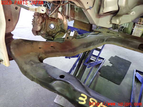 1UPJ-9239525285]セレナ Sハイブリッド(HFC26)フロントメンバー 中古_3