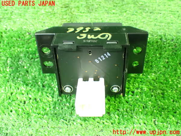 1UPJ-9239526306]セレナ Sハイブリッド(HFC26)スイッチ1 (照度調節) 中古_2