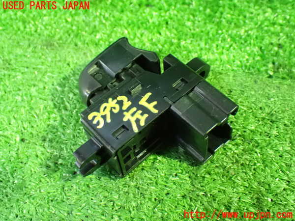 1UPJ-9239526245]セレナ Sハイブリッド(HFC26)左前パワーウィンドウスイッチ 中古_2