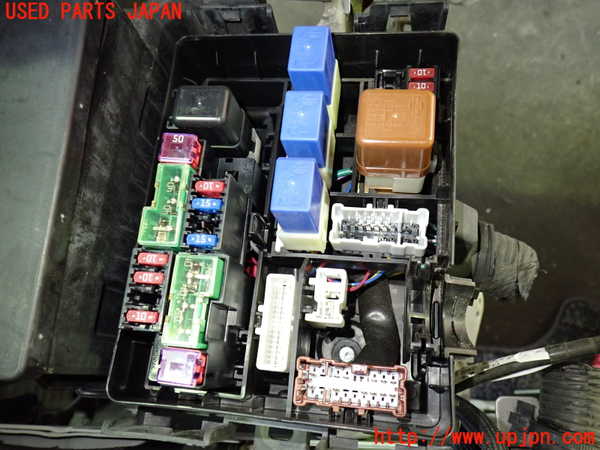 1UPJ-9239526742]セレナ Sハイブリッド(HFC26)ヒューズボックス2 中古_2