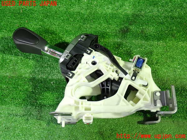 1UPJ-9239527555]セレナ Sハイブリッド(HFC26)ATシフトレバー 中古_3