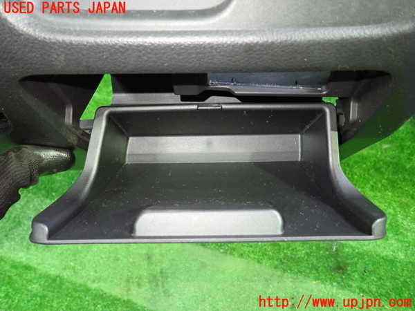 1UPJ-9239527841]セレナ Sハイブリッド(HFC26)小物入れ1 中古_2