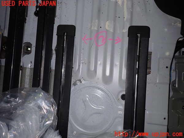 1UPJ-9239527497]セレナ Sハイブリッド(HFC26)シートレール②2 中古_2