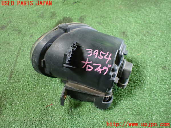 1UPJ-9239541180]VW ニュービートルカブリオレ(1YAZJ)右フォグ 中古_3