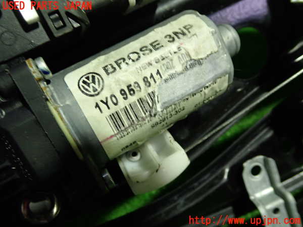 1UPJ-9239541326]VW ニュービートルカブリオレ(1YAZJ)左後レギュレーターモーター 中古_2