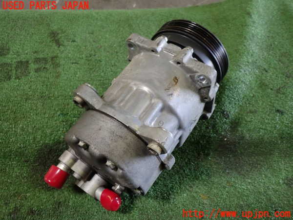 1UPJ-9239546025]VW ニュービートルカブリオレ(1YAZJ)エアコンコンプレッサー 中古_4
