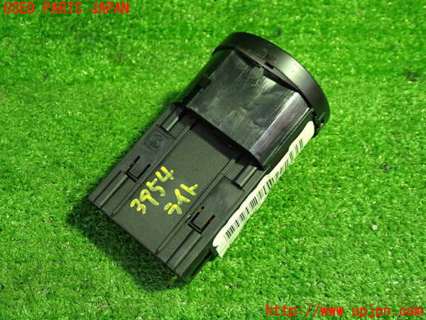 1UPJ-9239546285]VW ニュービートルカブリオレ(1YAZJ)ライトスイッチ 中古_3