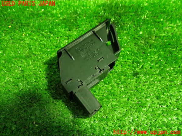 1UPJ-9239546245]VW ニュービートルカブリオレ(1YAZJ)左パワーウィンドウスイッチ 中古_2