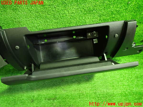 1UPJ-9239547516]VW ニュービートルカブリオレ(1YAZJ)グローブボックス1 中古_3