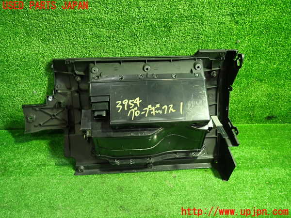 1UPJ-9239547516]VW ニュービートルカブリオレ(1YAZJ)グローブボックス1 中古_4
