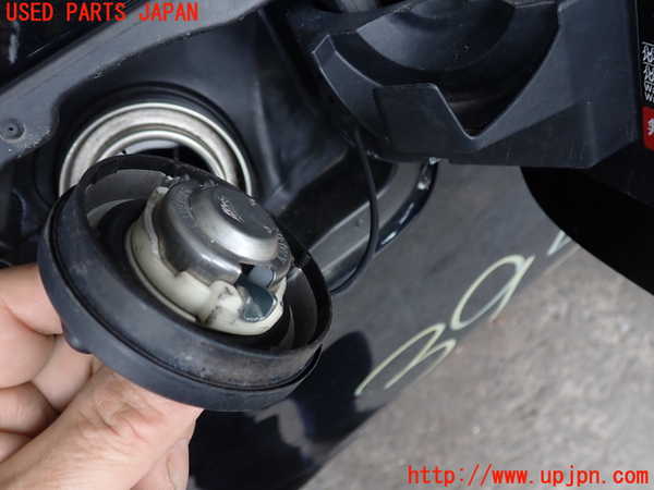 2UPJ-9239561690]ベンツ C200 コンプレッサー ステーションワゴン(204241)フューエルリッド 中古 (S204)_4