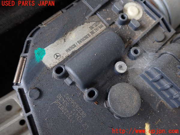 2UPJ-9239566770]ベンツ C200 コンプレッサー ステーションワゴン(204241)フロントワイパーモーター 中古 (S204)_2
