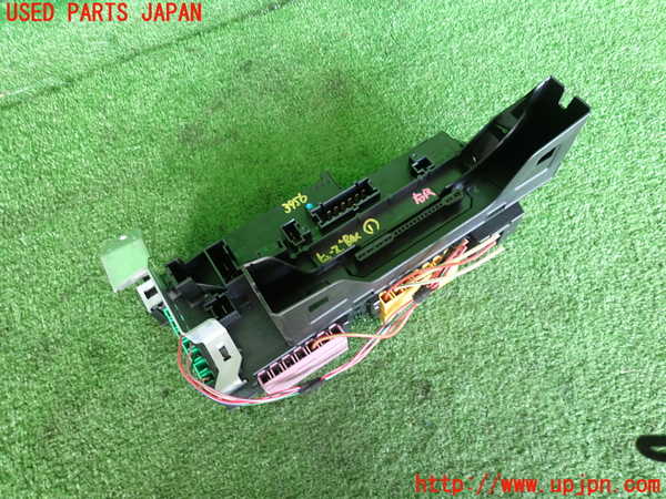 2UPJ-9239566741]ベンツ C200 コンプレッサー ステーションワゴン(204241)ヒューズボックス1 中古 (S204)_2