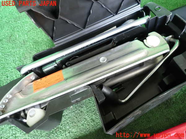 2UPJ-9239567805]ベンツ C200 コンプレッサー ステーションワゴン(204241)車載工具 中古 (S204)_2