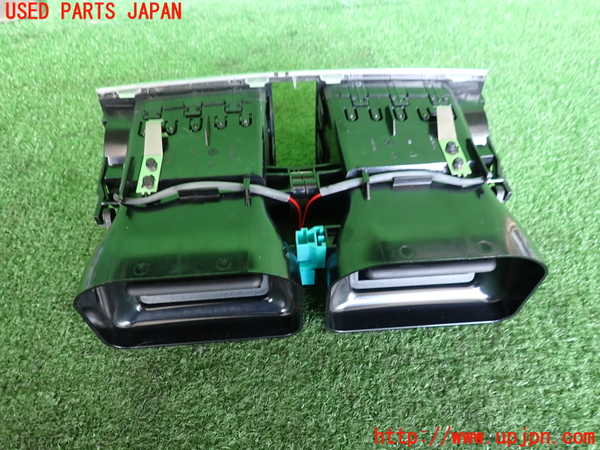 2UPJ-9239567526]ベンツ C200 コンプレッサー ステーションワゴン(204241)エアコン吹き出し口1 (真中) 中古 (S204)_2