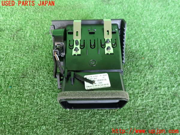 2UPJ-9239567527]ベンツ C200 コンプレッサー ステーションワゴン(204241)エアコン吹き出し口2 (右) 中古 (S204)_2