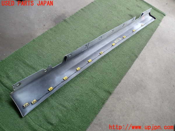 2UPJ-9239571390]BMW 325i ツーリング(VS25)(E91)右サイドステップ 中古_4