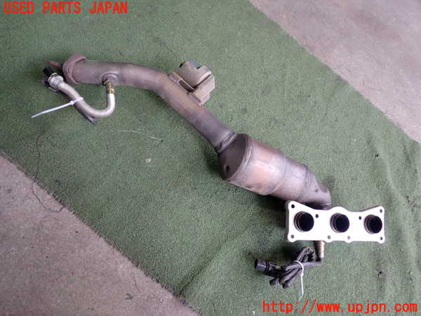 2UPJ-9239572041]BMW 325i ツーリング(VS25)(E91)エキマニ1 触媒 マニバーター 中古_2