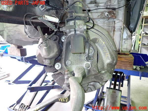 2UPJ-9239574295]BMW 325i ツーリング(VS25)(E91)左フロントナックルハブ 中古_2