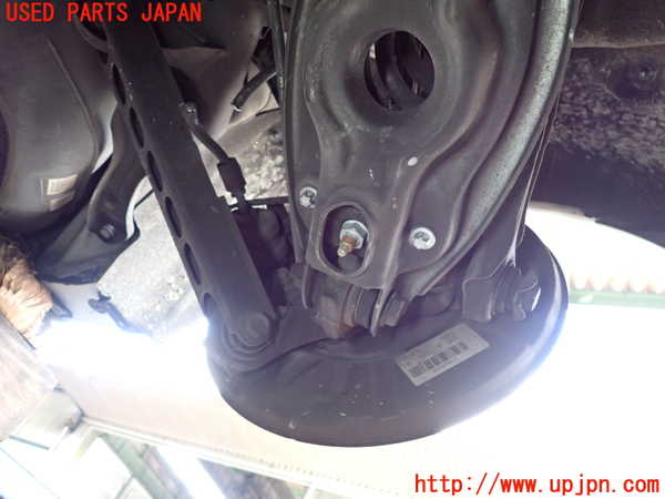 2UPJ-9239574300]BMW 325i ツーリング(VS25)(E91)右リアナックルハブ 中古_2