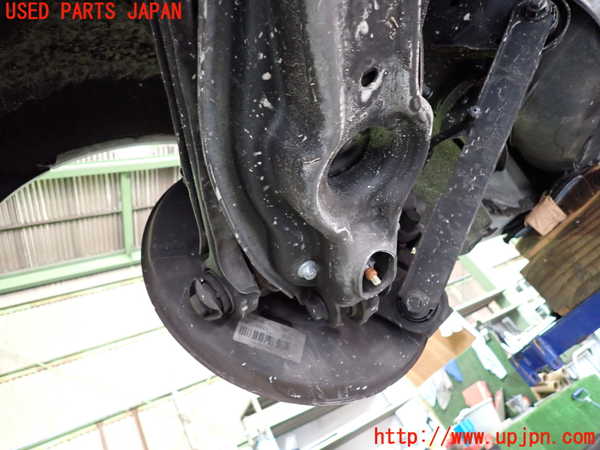 2UPJ-9239574305]BMW 325i ツーリング(VS25)(E91)左リアナックルハブ 中古_2