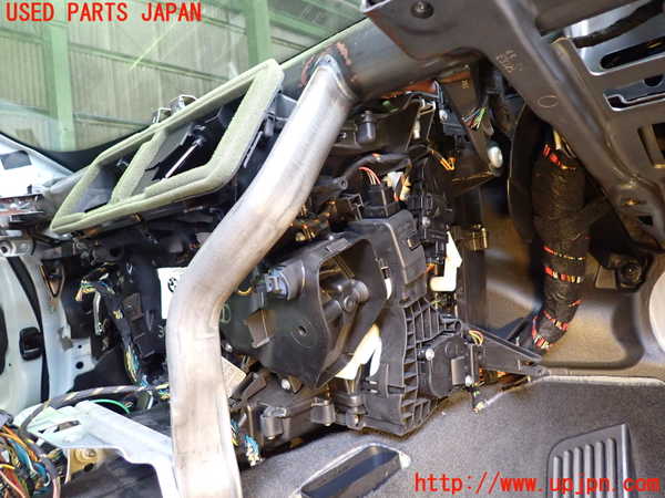 2UPJ-9239576081]BMW 325i ツーリング(VS25)(E91)エバポレーター1 中古_2