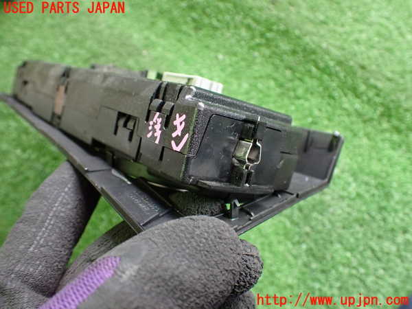 2UPJ-9239576066]BMW 325i ツーリング(VS25)(E91)エアコンスイッチ1 (ジャンク品) 中古_4
