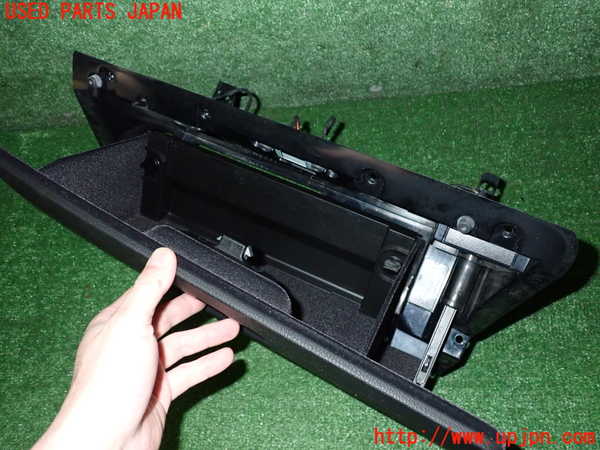 2UPJ-9239577516]BMW 325i ツーリング(VS25)(E91)グローブボックス1 中古_4