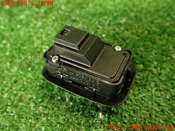 2UPJ-9239596309]ベンツ C180(204049)スイッチ4 (トランク) 中古 (W204)_3