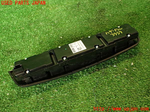 2UPJ-9239596290]ベンツ C180(204049)ハザードスイッチ (ジャンク品) 中古 (W204)_4