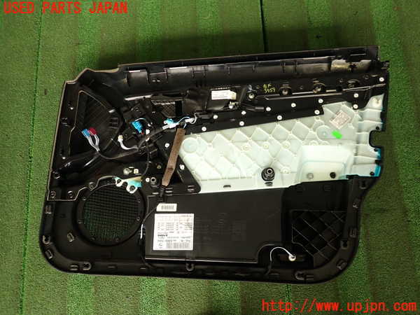 2UPJ-9239591264]ベンツ C180(204049)左前ドア内張り 中古 (W204)_5