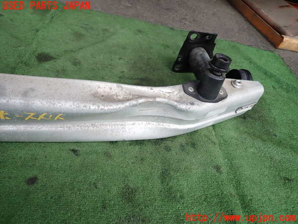 2UPJ-9239601014]アウディ・A4 アバント(8EALT)フロントバンパーホースメント 中古_2