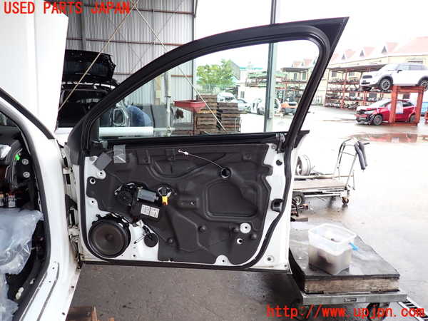 2UPJ-9239601230]アウディ・A4 アバント(8EALT)右前ドア 中古(43R-001025 M24100)_2