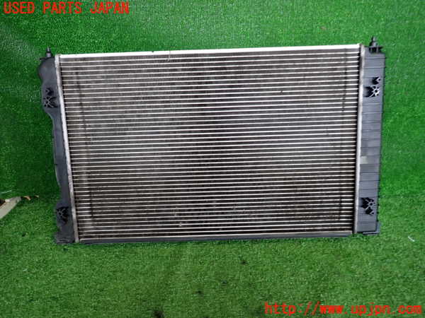 2UPJ-9239602321]アウディ・A4 アバント(8EALT)ラジエーター1 中古_2