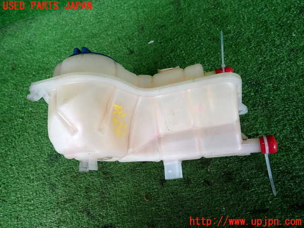 2UPJ-9239602410]アウディ・A4 アバント(8EALT)ラジエータータンク 中古_3