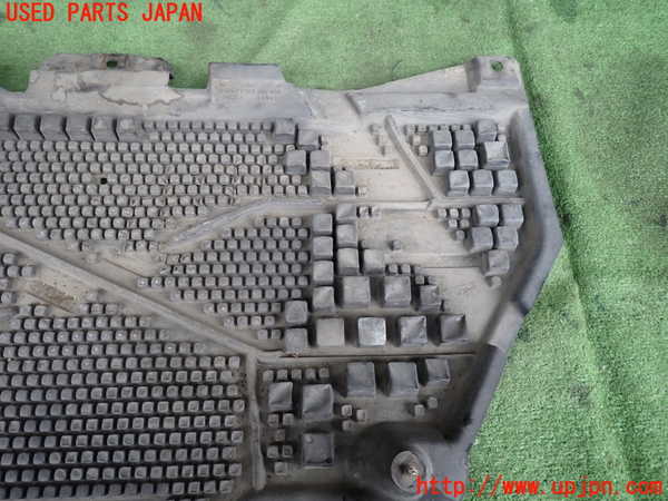 2UPJ-9239602170]アウディ・A4 アバント(8EALT)エンジンアンダーカバー 中古_2