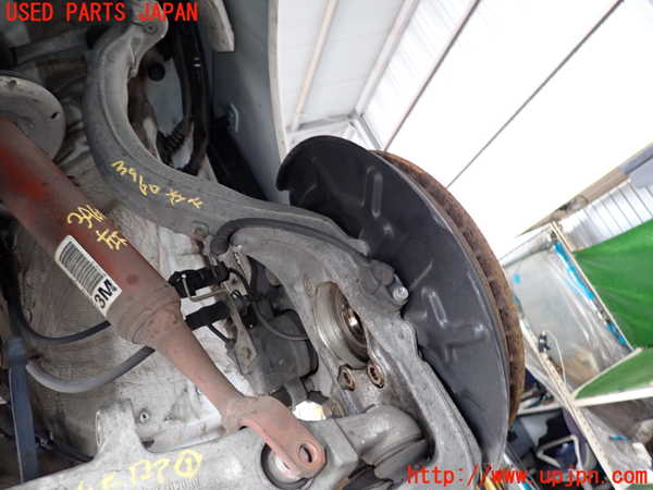 2UPJ-9239604295]アウディ・A4 アバント(8EALT)左フロントナックルハブ 中古_2