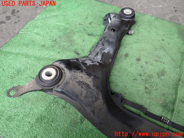 2UPJ-9239605285]アウディ・A4 アバント(8EALT)フロントメンバー 中古_3