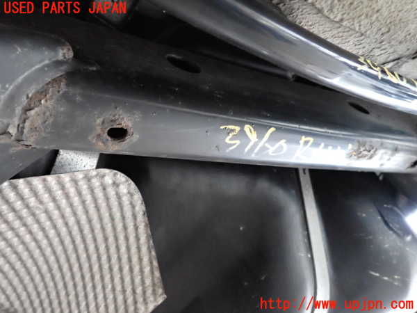 2UPJ-9239605295]アウディ・A4 アバント(8EALT)リアメンバー 中古_2