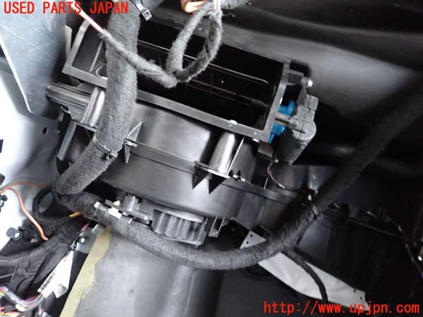 2UPJ-9239606081]アウディ・A4 アバント(8EALT)エバポレーター1 中古_3