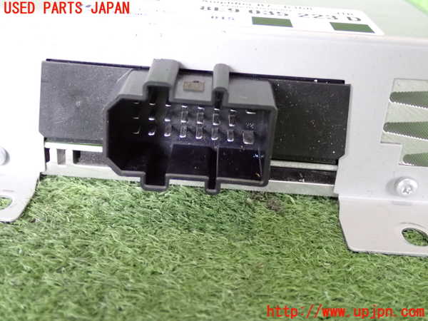 2UPJ-9239606525]アウディ・A4 アバント(8EALT)アンプ 中古_4